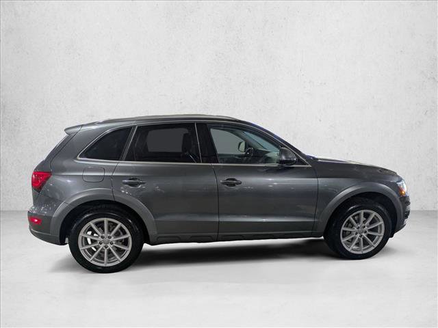 Used 2017 Audi Q5 2.0T Premium Plus w/ Technology Package image 4