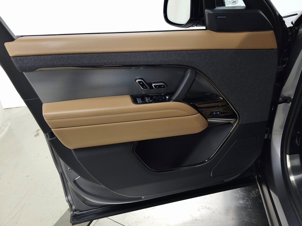 Certified 2024 Land Rover Range Rover Sport SE image 16
