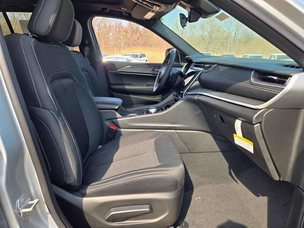New 2026 Jeep Grand Cherokee Laredo X AWD/4WD image 8
