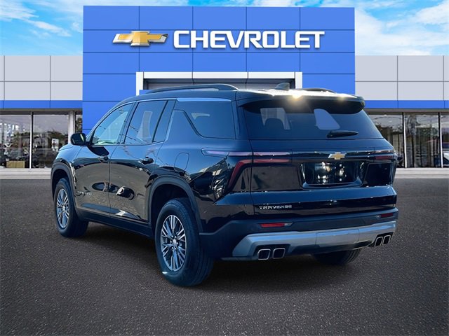 Used 2025 Chevrolet Traverse LT image 8