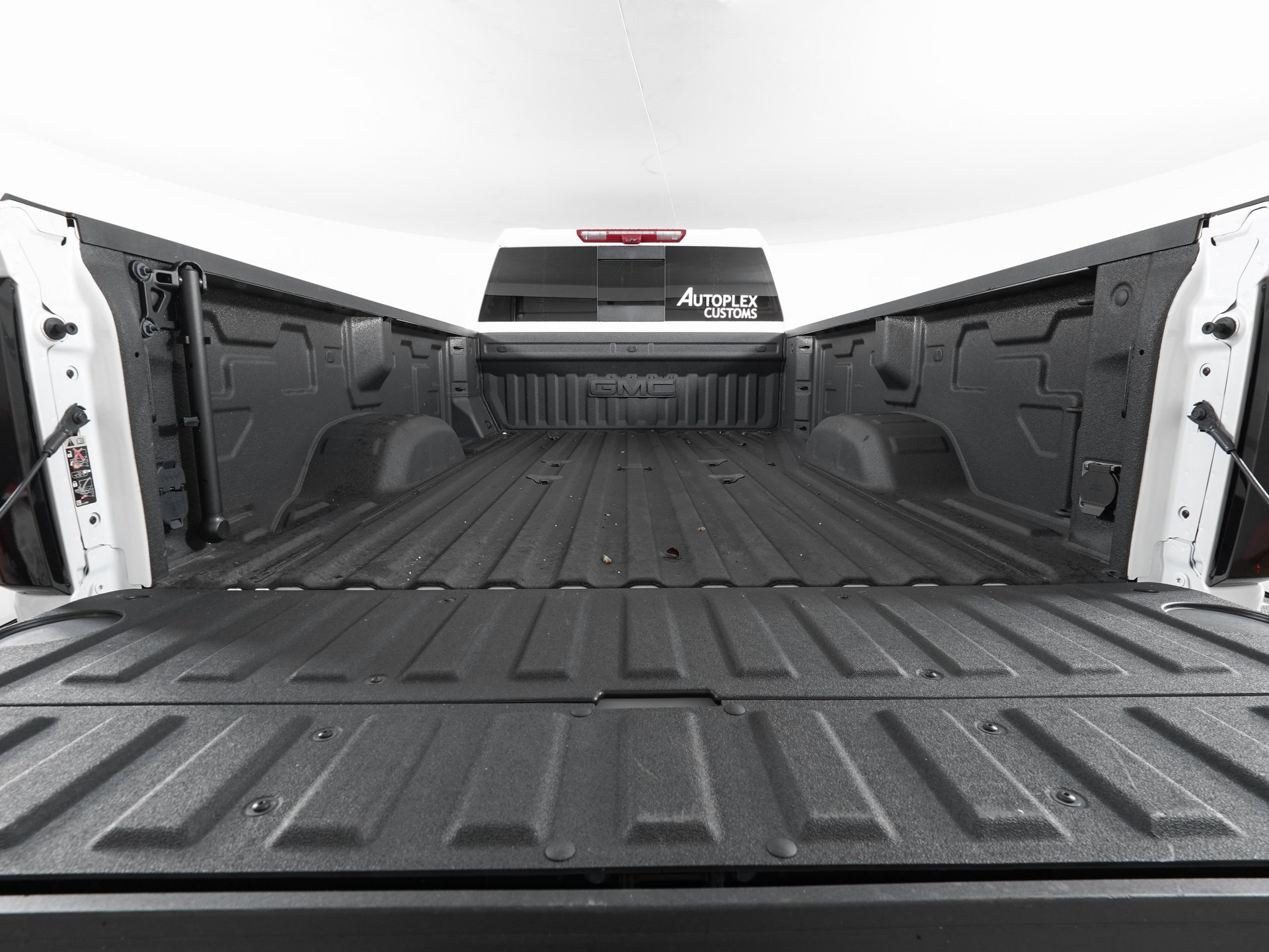 Used 2025 GMC Sierra 3500 Denali Ultimate image 5