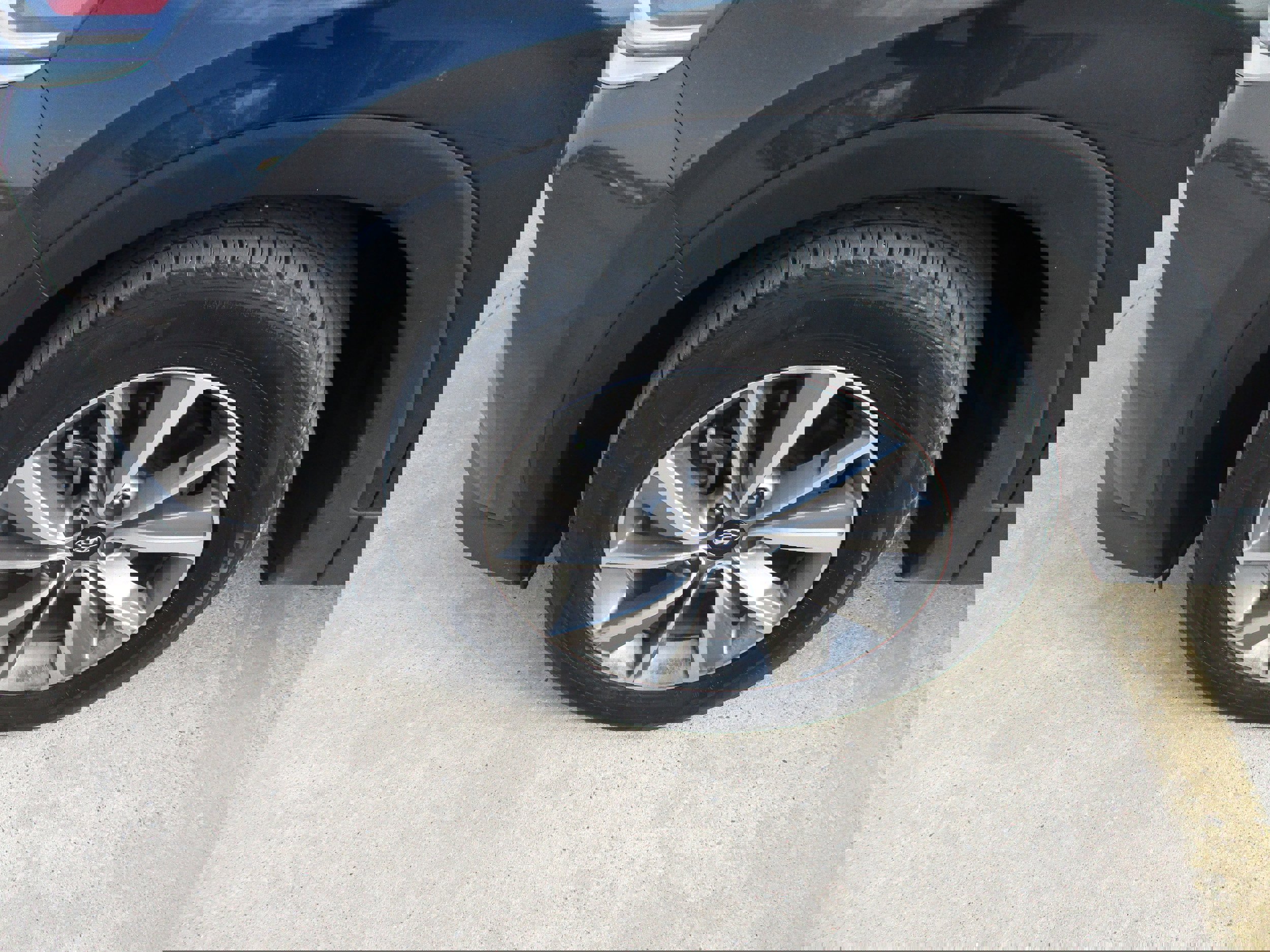 Used 2020 Hyundai Santa Fe SEL w/ Convenience + Premium Package image 3