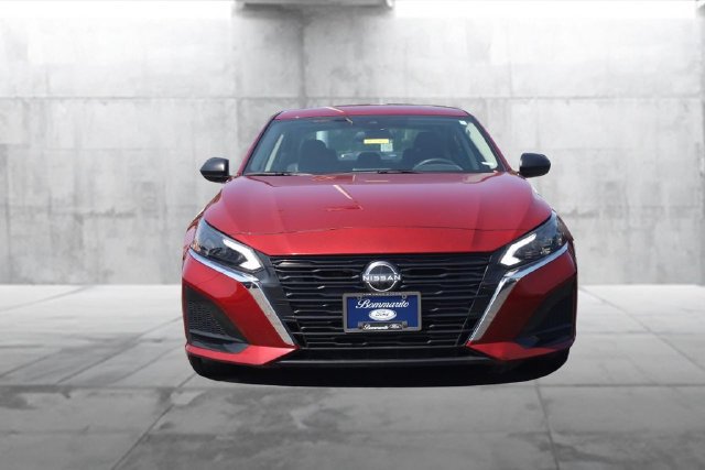 Used 2024 Nissan Altima 2.5 SV FWD image 4