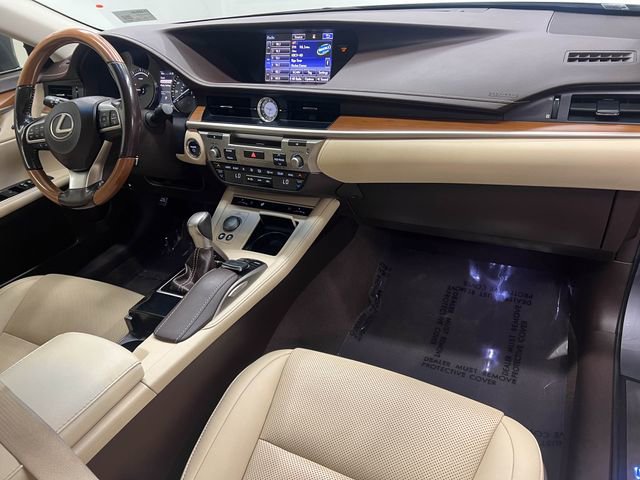 Used 2016 Lexus ES 300h w/ Navigation System Package FWD image 12