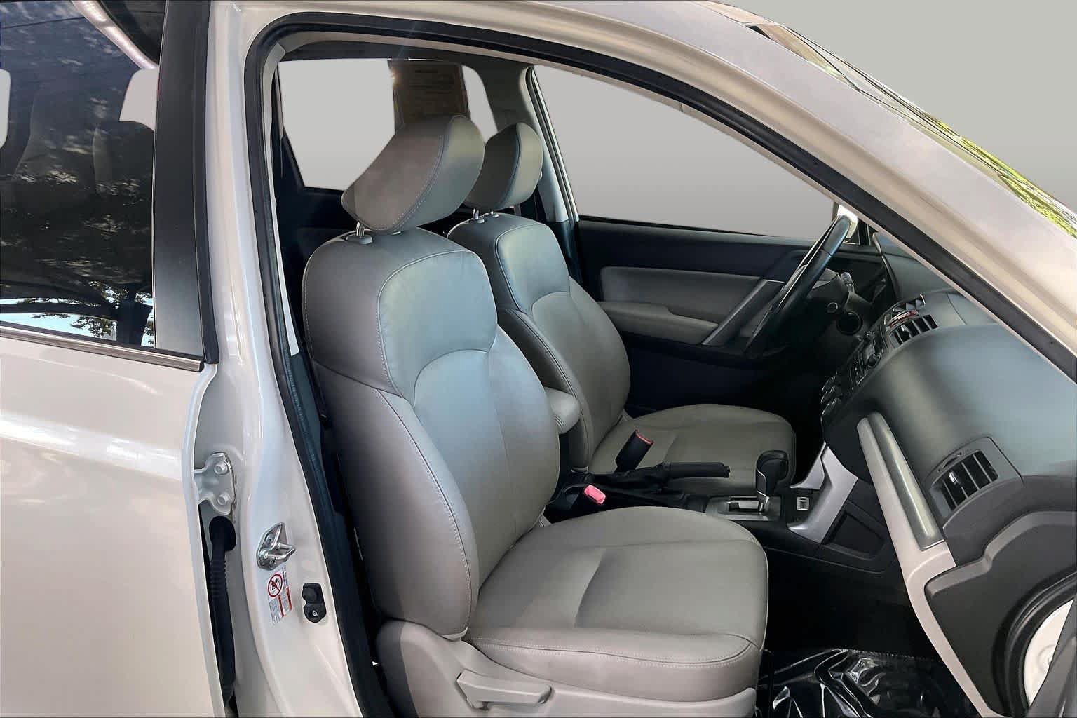 Used 2014 Subaru Forester 2.5i Limited AWD/4WD image 9