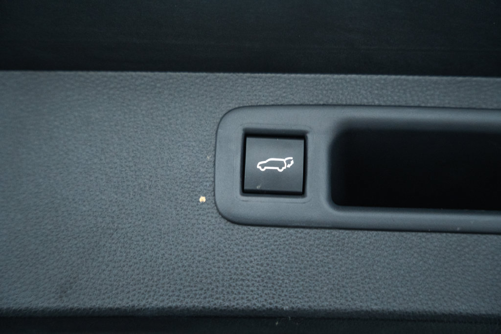 Used 2023 Toyota Highlander XSE AWD/4WD image 12
