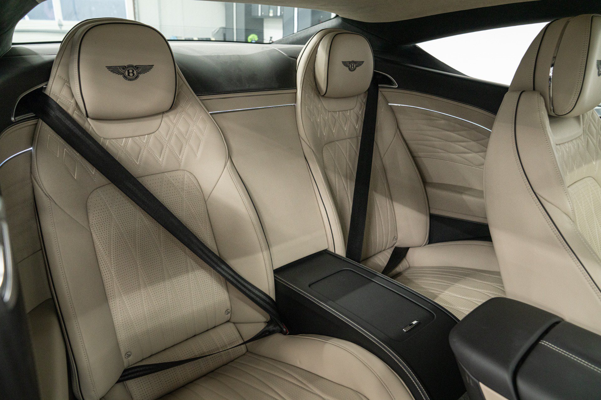 Used 2024 Bentley Continental GT V8 AWD/4WD image 27