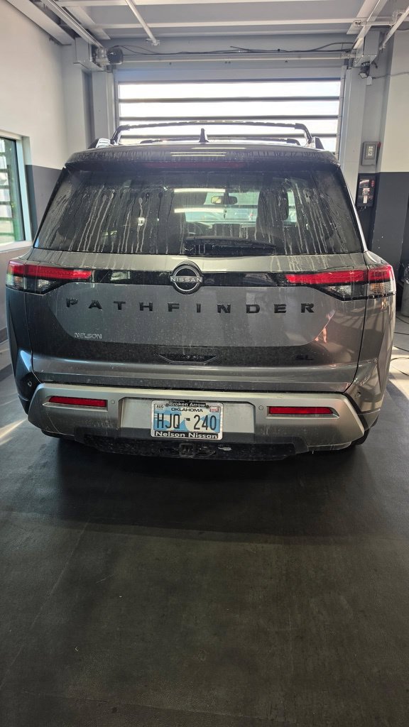 Used 2022 Nissan Pathfinder SL w/ SL Premium Package FWD image 2