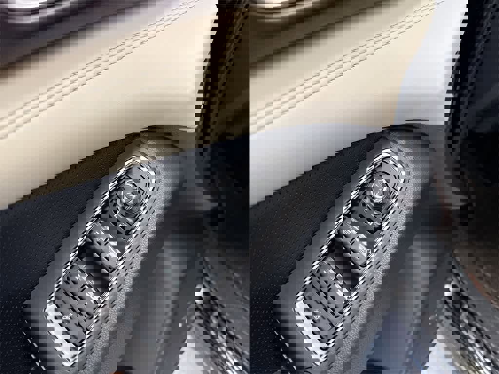 Used 2019 Subaru Ascent Touring w/ Popular Package #2 image 17