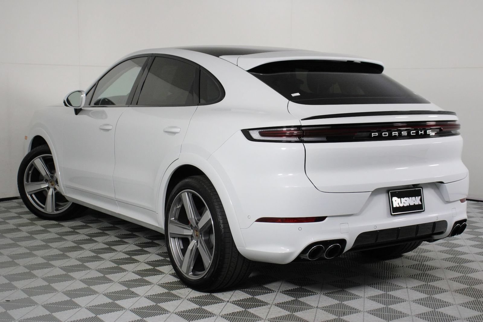 Certified 2026 Porsche Cayenne S AWD/4WD image 3