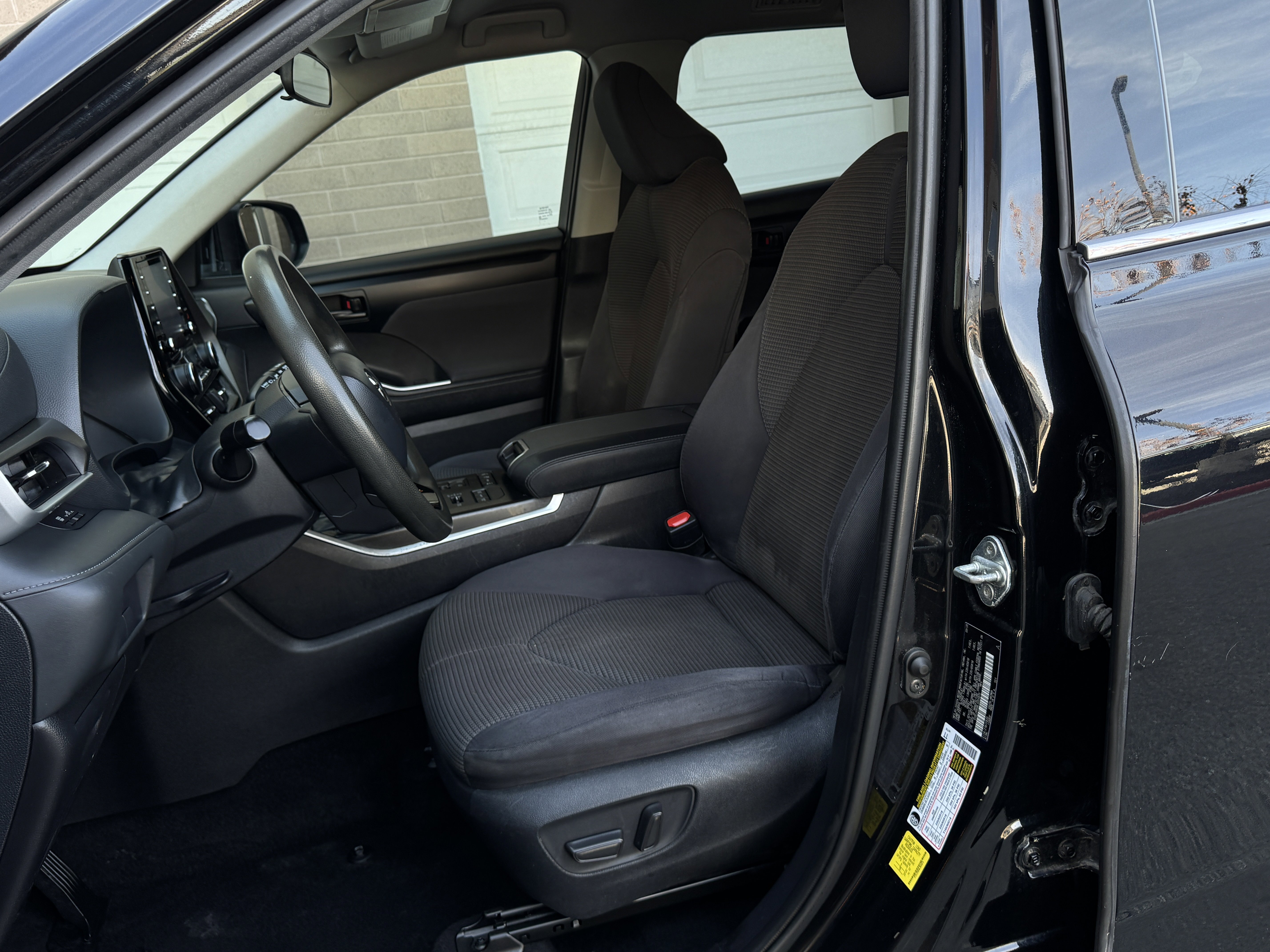 Used 2020 Toyota Highlander L image 13