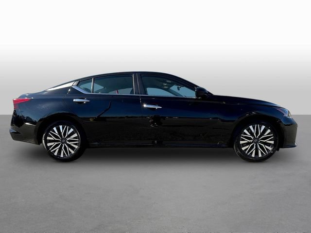 Used 2025 Nissan Altima 2.5 SV FWD image 8