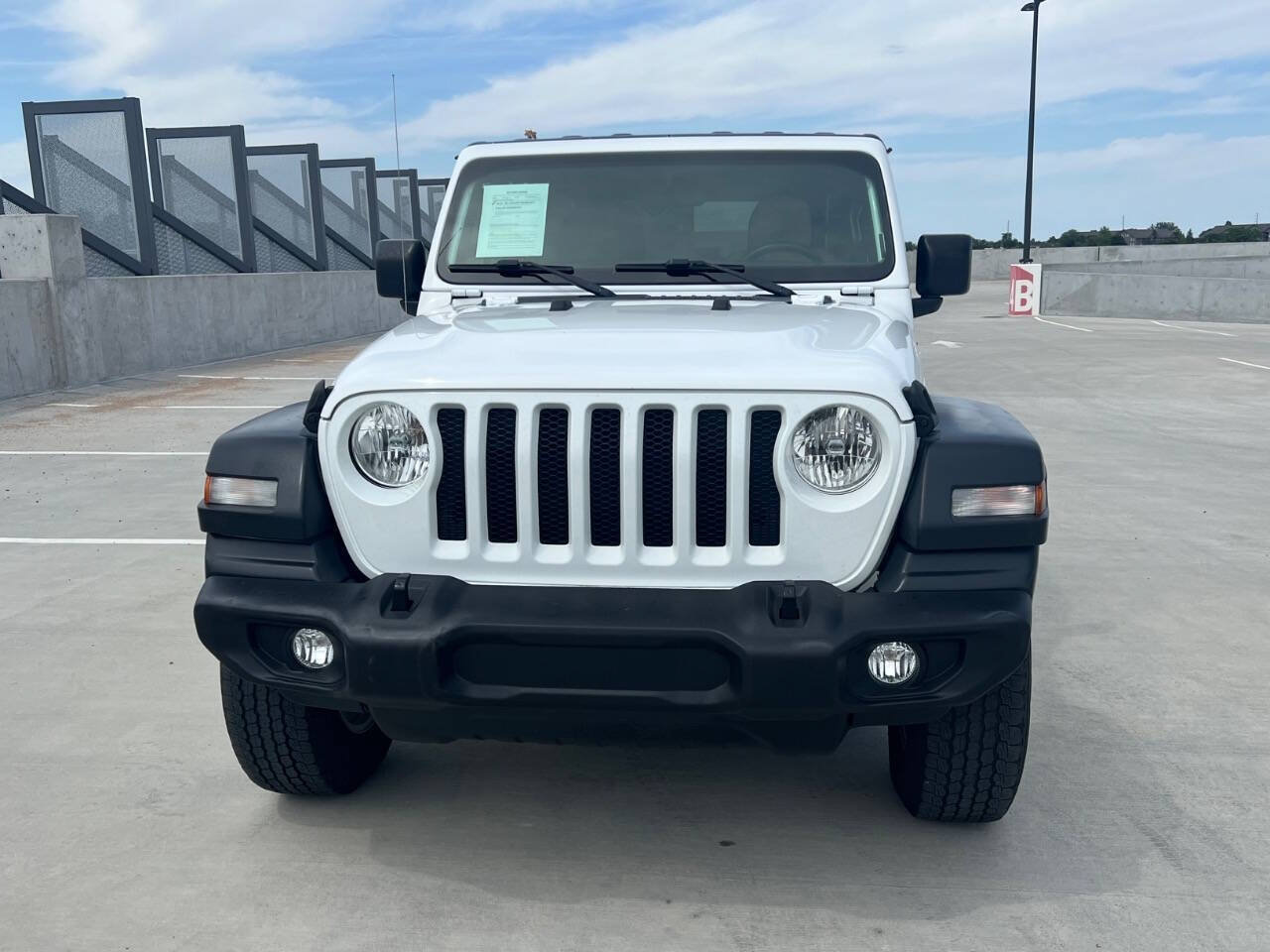 Used 2018 Jeep Wrangler Unlimited Sport S AWD/4WD image 3