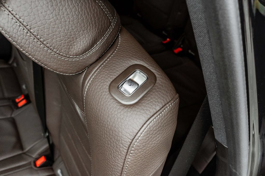 Used 2022 Mercedes-Benz GLS 450 4MATIC image 29