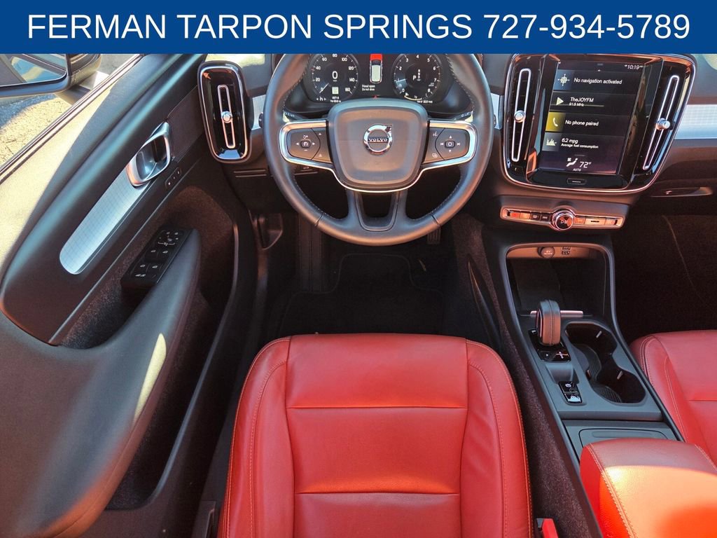 Used 2020 Volvo XC40 T5 Momentum w/ Premium Package image 14