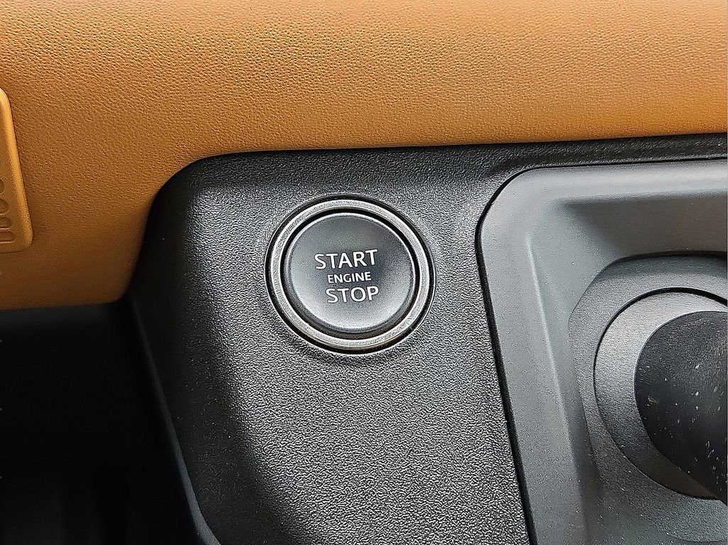 Used 2024 Land Rover Defender 110 X-Dynamic SE image 31