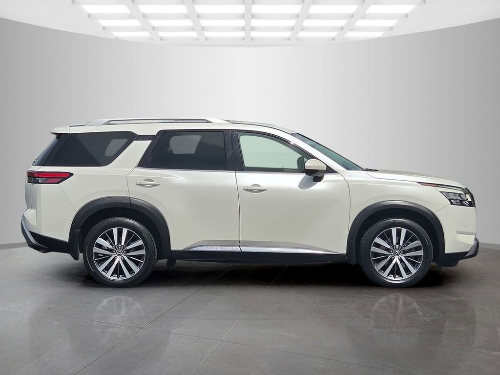 Used 2022 Nissan Pathfinder Platinum w/ Cargo Package AWD/4WD image 6