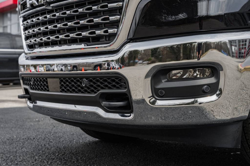 Used 2025 RAM 1500 Limited image 19