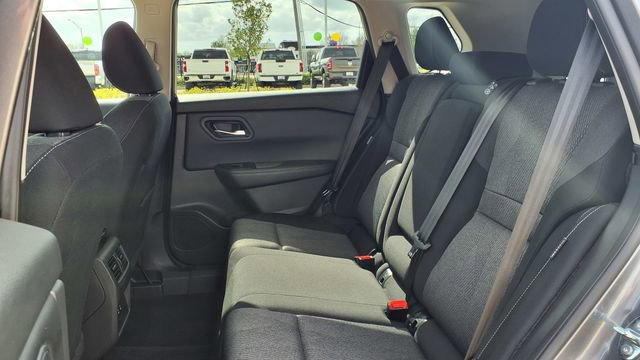 Used 2025 Nissan Rogue SV image 18