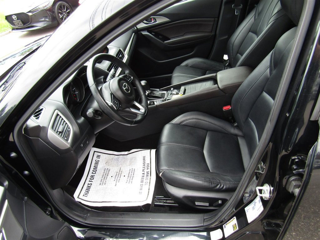 Used 2018 MAZDA MAZDA3 Touring FWD image 13