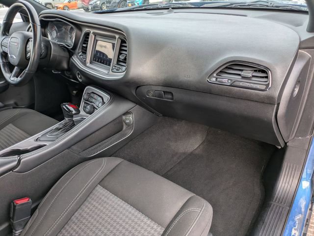 Used 2022 Dodge Challenger SXT w/ Driver Convenience Group image 25