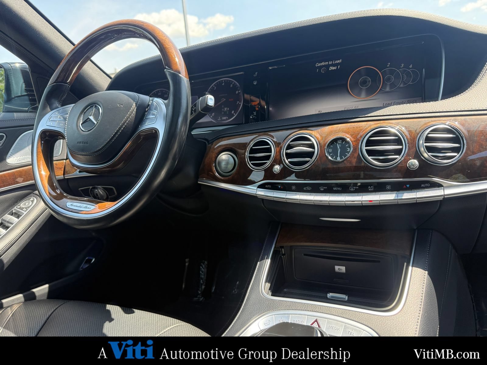 Used 2015 Mercedes-Benz S 550 4MATIC Sedan image 32