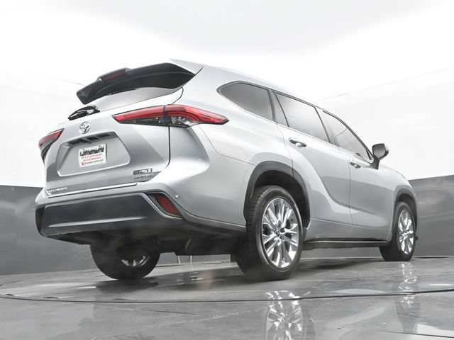 Used 2021 Toyota Highlander Limited FWD image 25