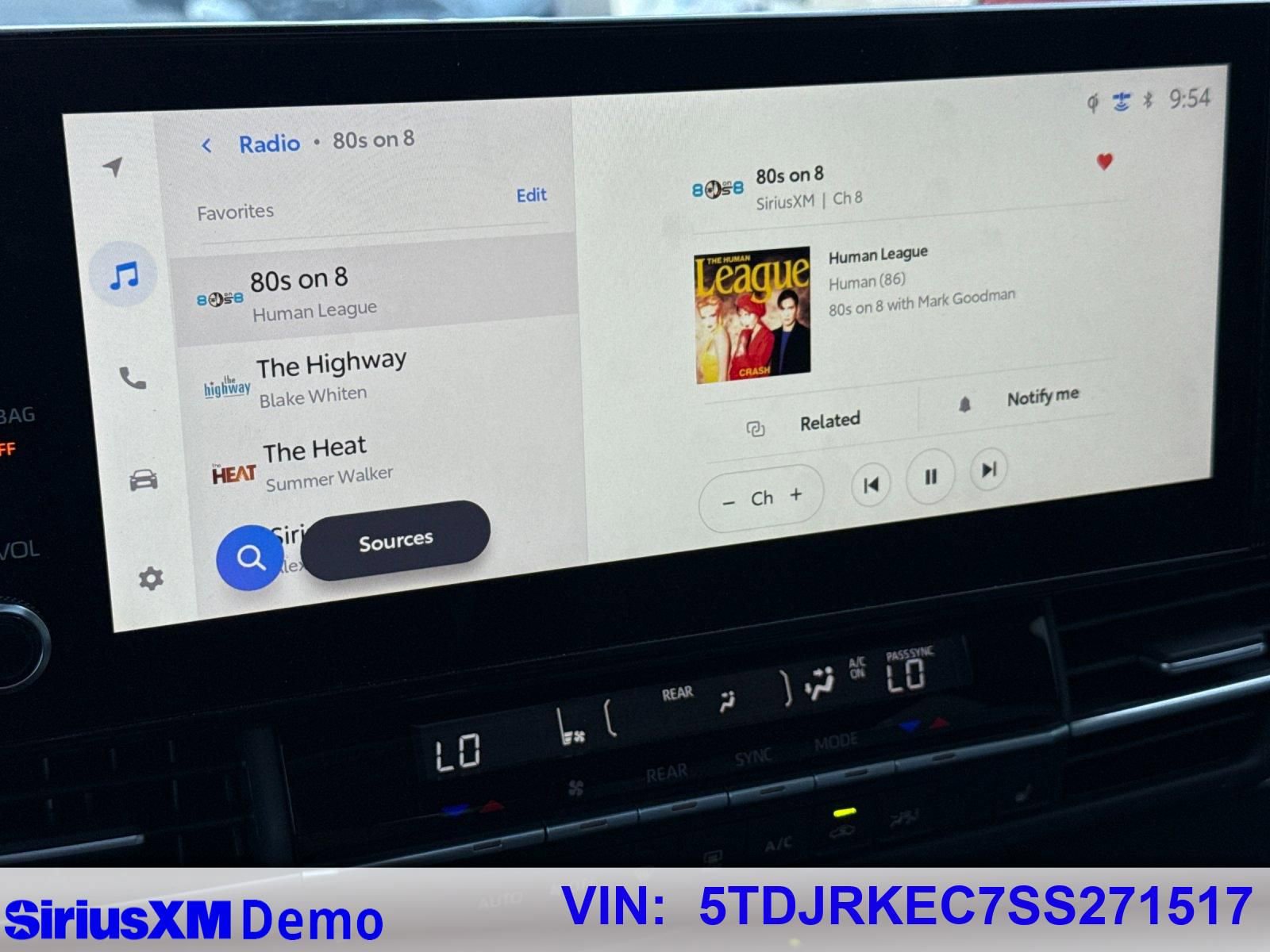 Used 2025 Toyota Sienna XLE w/ XLE Plus Package image 29