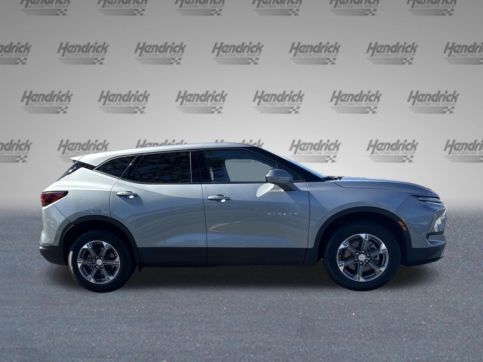 Used 2025 Chevrolet Blazer LT FWD image 11