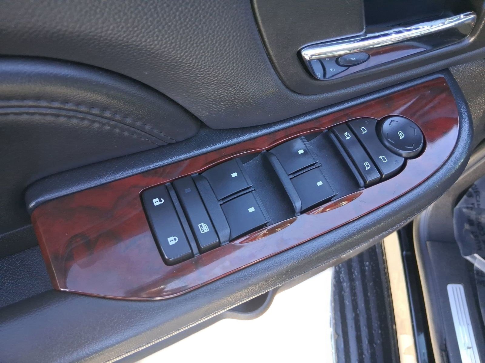 Used 2008 Cadillac Escalade EXT image 17