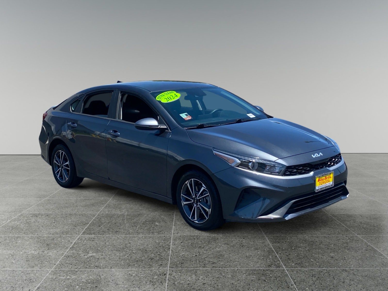 Used 2024 Kia Forte LXS w/ LXS Technology Package FWD image 7