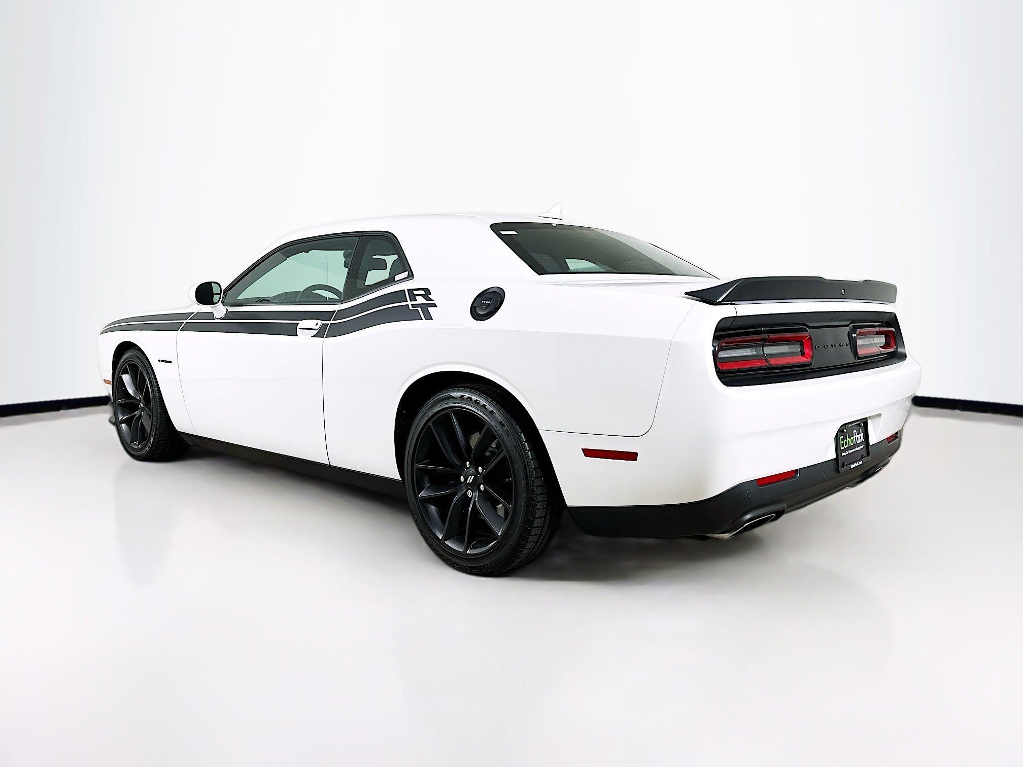 Used 2022 Dodge Challenger R/T w/ Performance Handling Group image 5