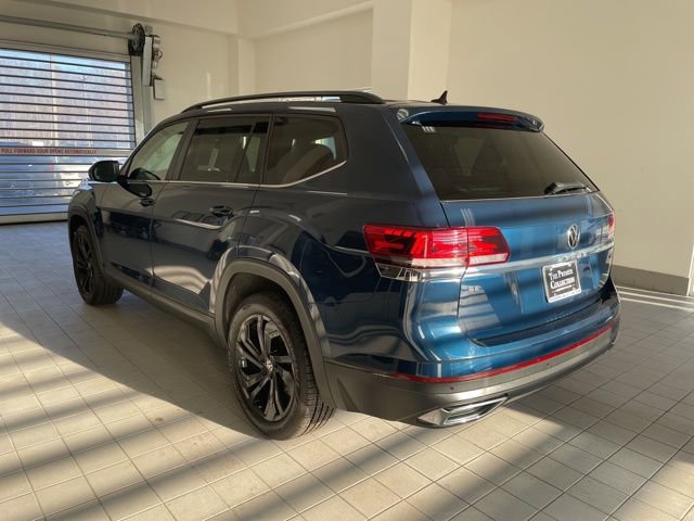 Used 2022 Volkswagen Atlas SE image 2