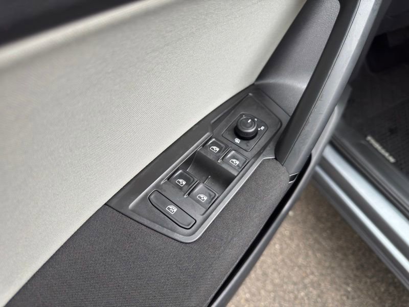 Used 2019 Volkswagen Tiguan S w/ Driver Assistance Package image 10