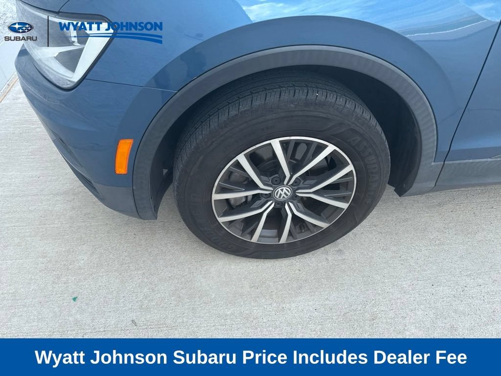 Used 2019 Volkswagen Tiguan SE w/ Panoramic Sunroof Package FWD image 3