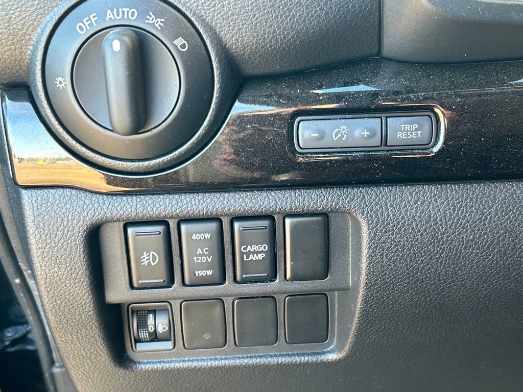 Used 2019 Nissan Titan SV w/ SV Convenience Package image 23