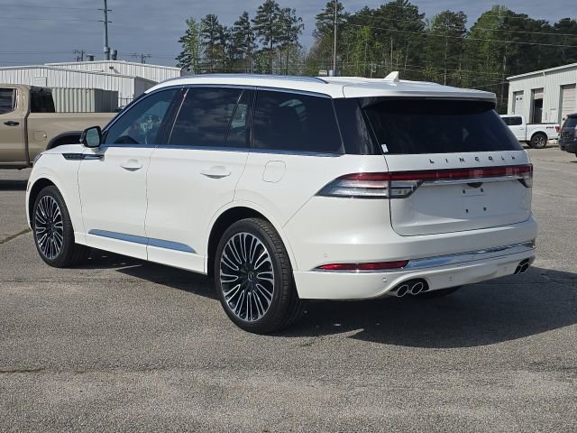 Used 2023 Lincoln Aviator Black Label w/ Dynamic Handling Package image 3