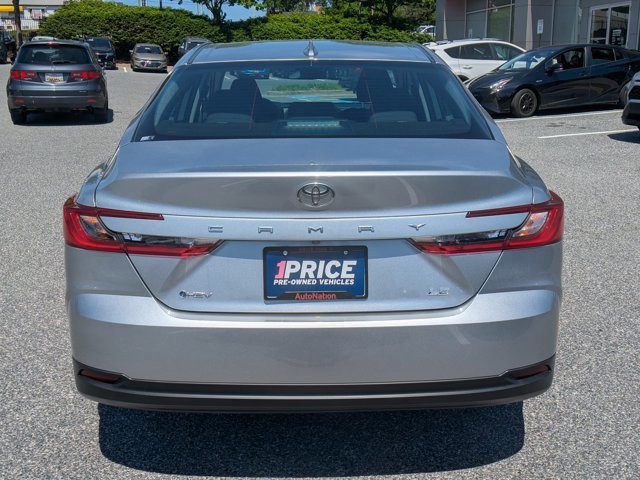Used 2025 Toyota Camry LE FWD image 6