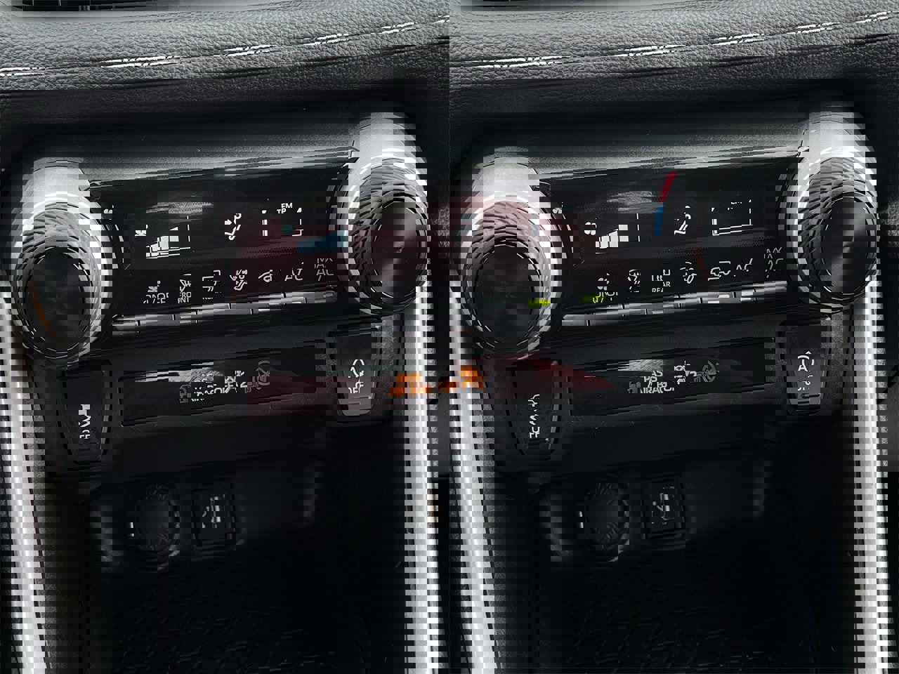 Used 2024 Toyota RAV4 LE image 18