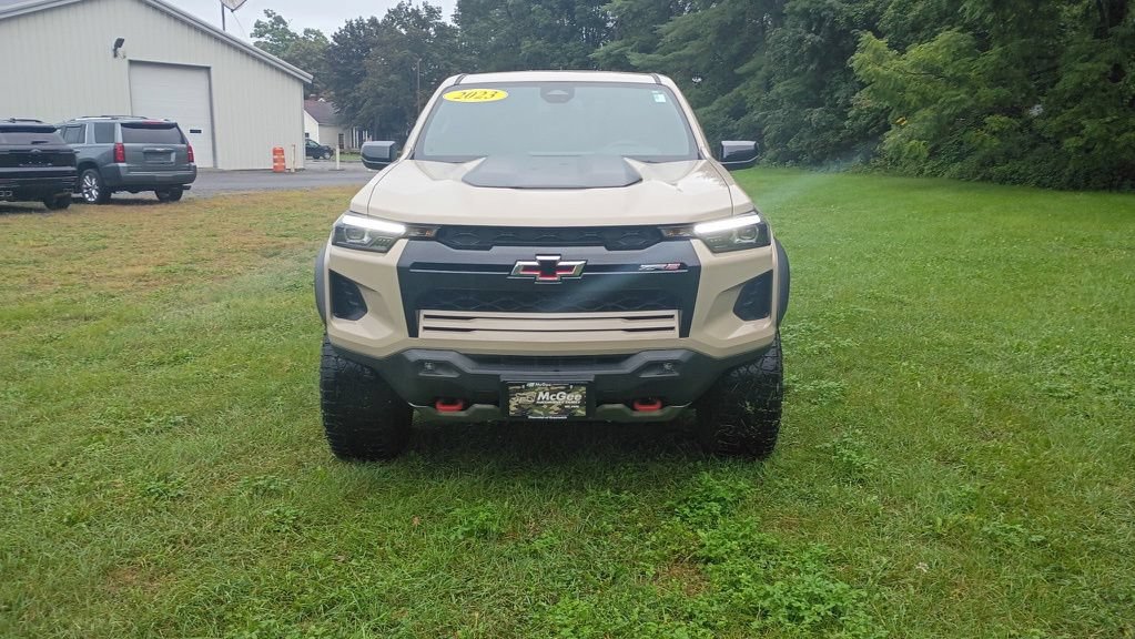 Used 2023 Chevrolet Colorado ZR2 w/ ZR2 Convenience Package III AWD/4WD image 2