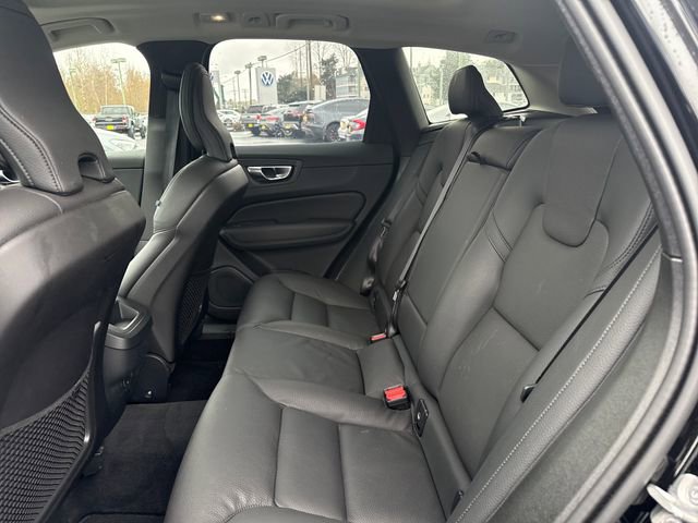 Used 2025 Volvo XC60 B5 Plus image 19