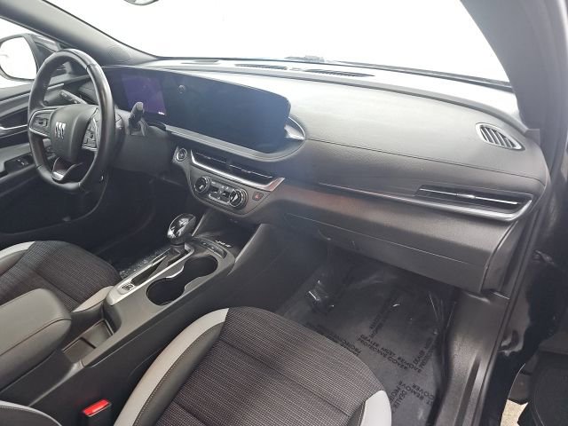 Used 2024 Buick Envista Preferred w/ Convenience I Package image 11