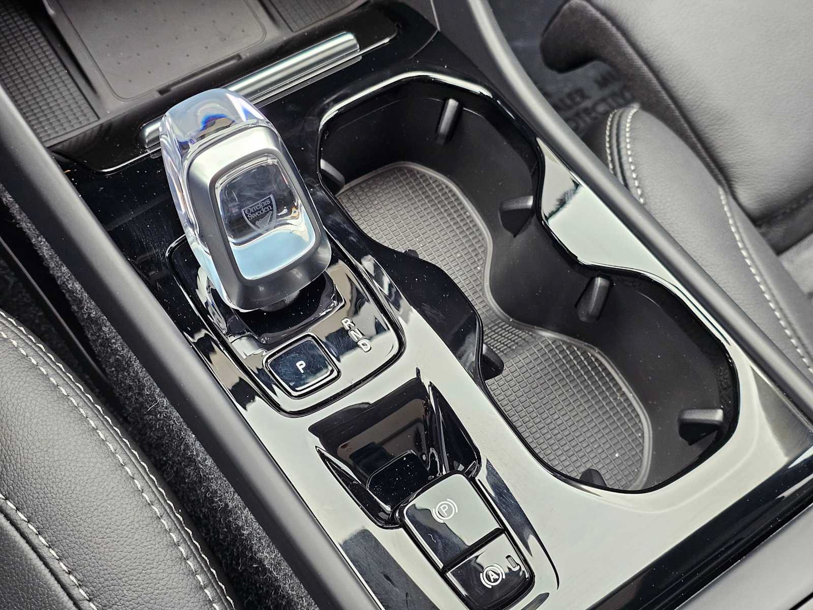 New 2025 Volvo XC40 B5 Plus w/ Climate Package AWD/4WD image 30