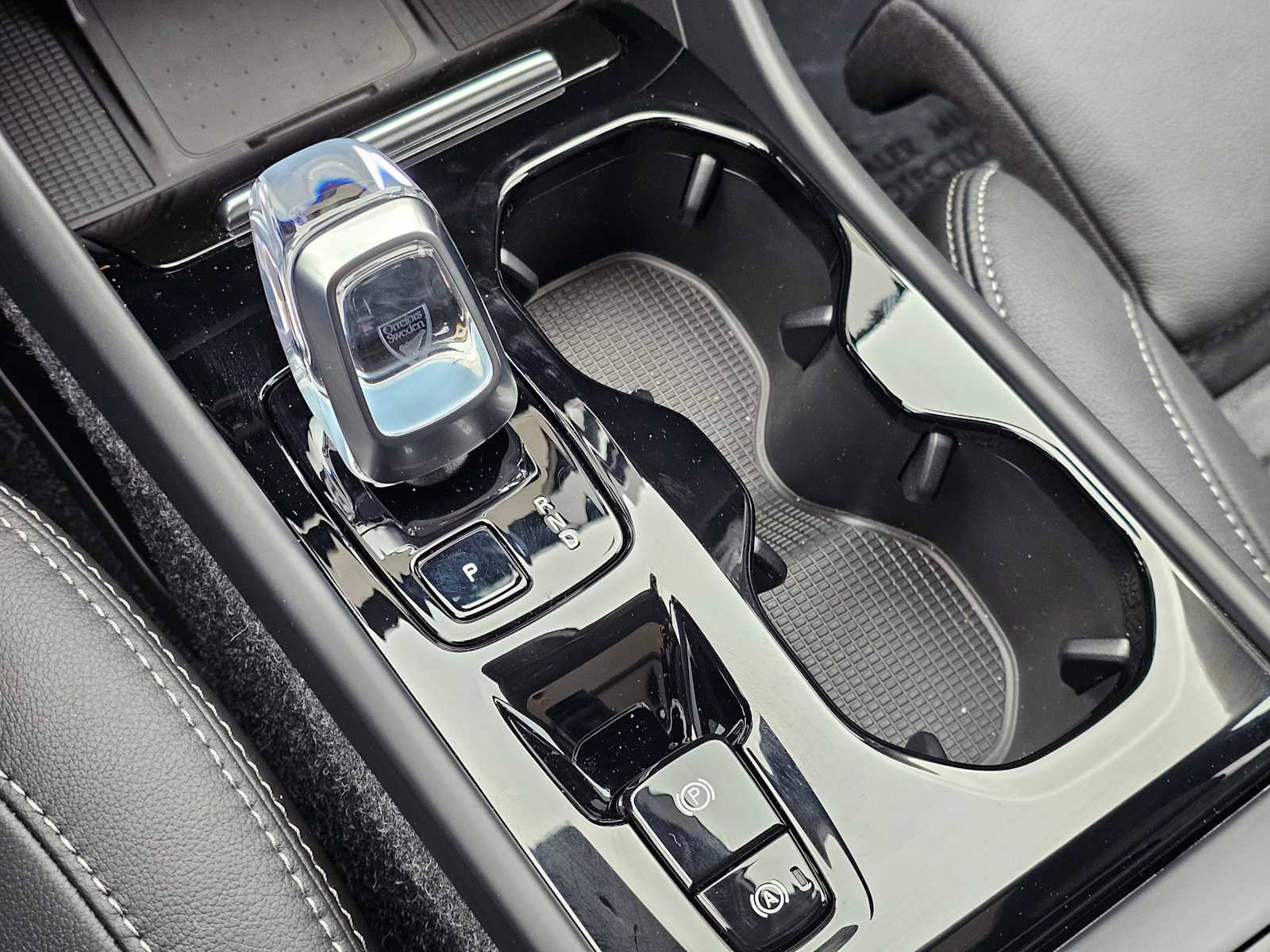 New 2025 Volvo XC40 B5 Plus w/ Climate Package image 30