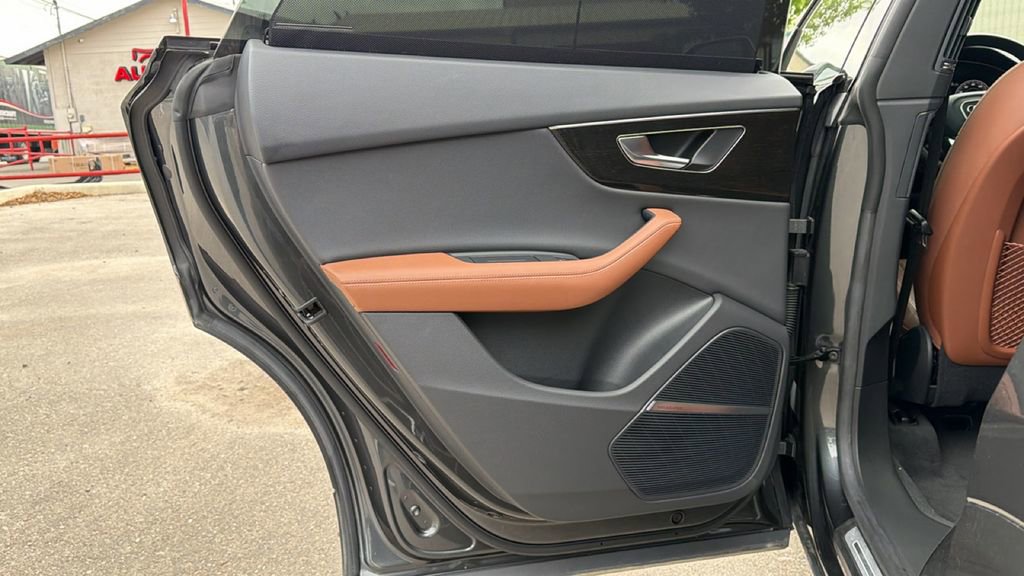 Used 2023 Audi Q8 Premium Plus image 33