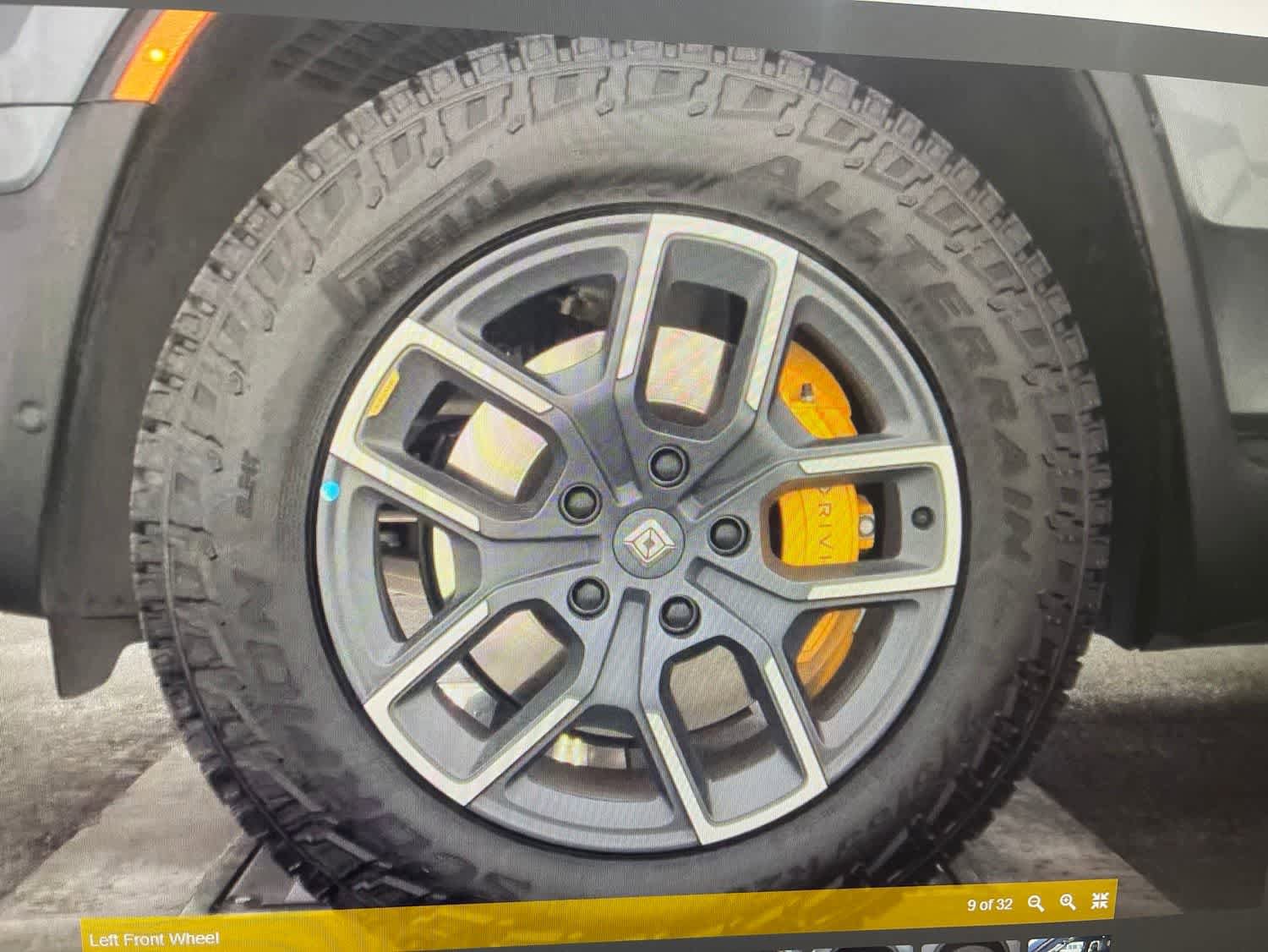 Used 2024 Rivian R1S Adventure AWD/4WD image 8
