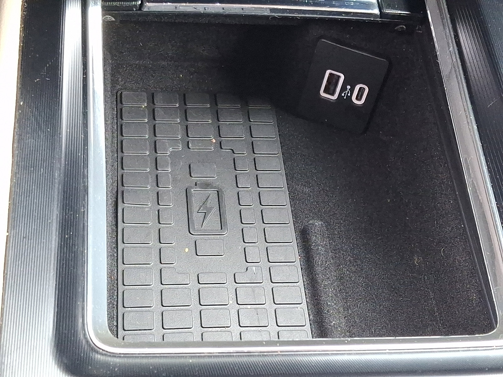 Used 2024 Lincoln Corsair AWD w/ Equipment Group 101A image 24