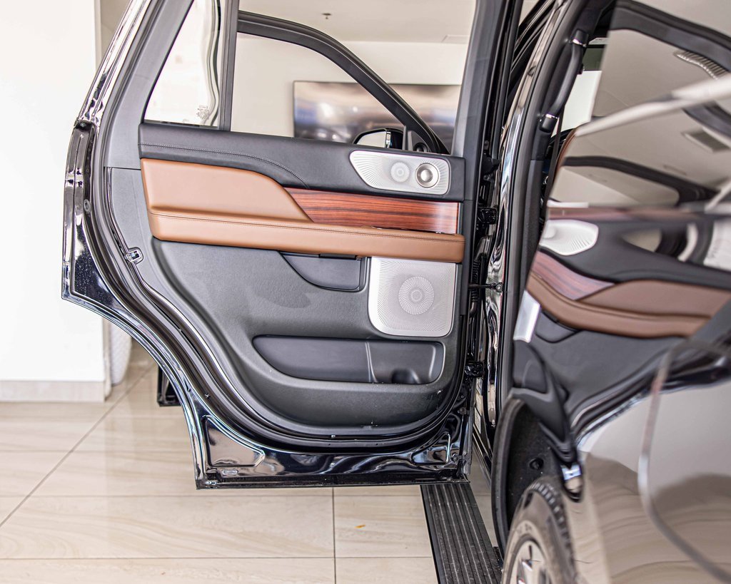 Used 2024 Lincoln Navigator Reserve w/ Equipment Group 201A image 35