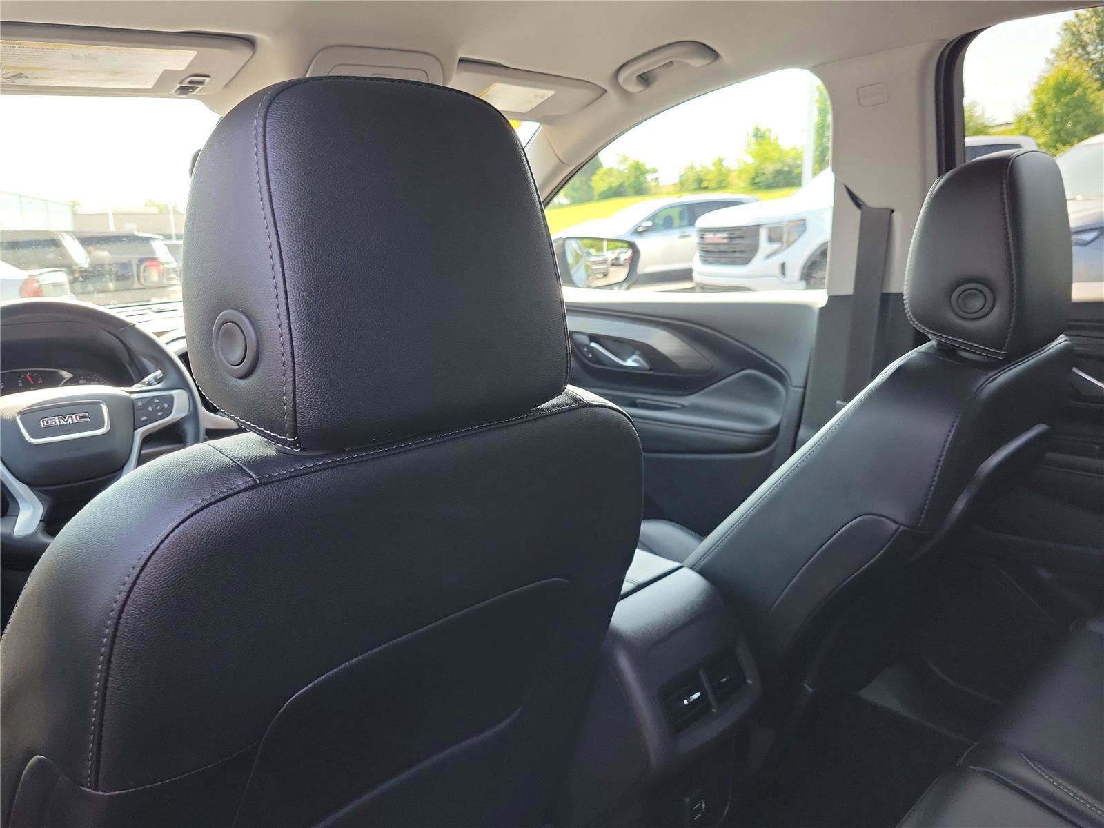 Used 2024 GMC Terrain SLT AWD/4WD image 15