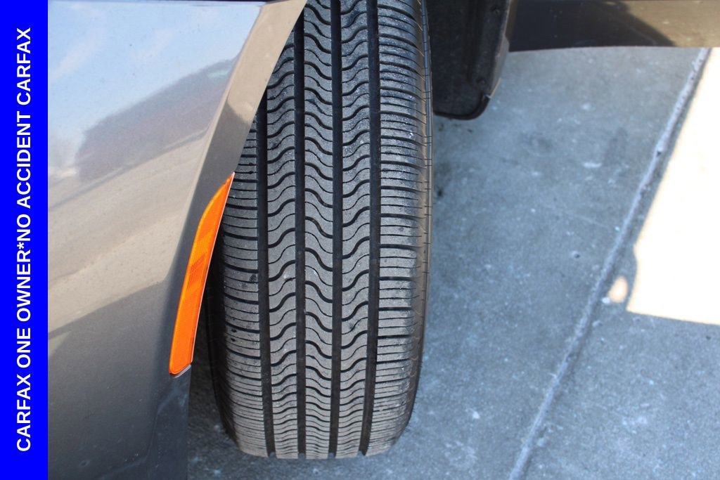 Used 2023 Chrysler Voyager LX image 13